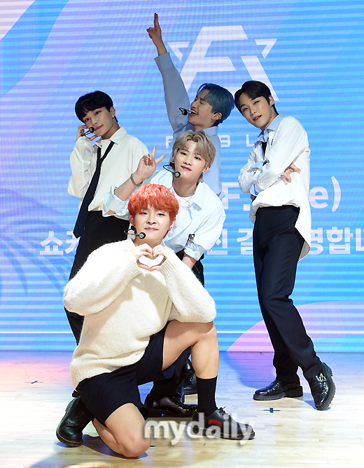 바나나노래홀 이미지