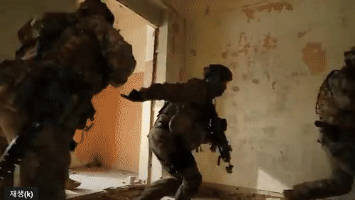 라트비아군 훈련 모습. [유튜브 'Headquarters Private' 채널 캡처]