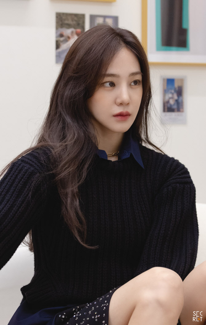 배우 한지은, 청순+고혹美 화보 비하인드..무결점 미모