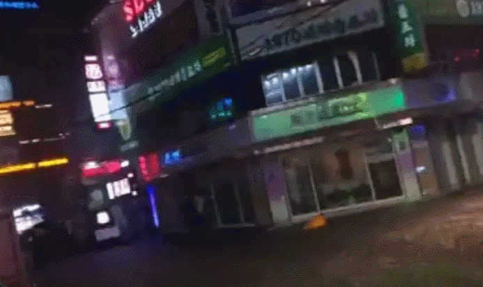 강남역 인근 거리 정전 현상. SNS 갈무리