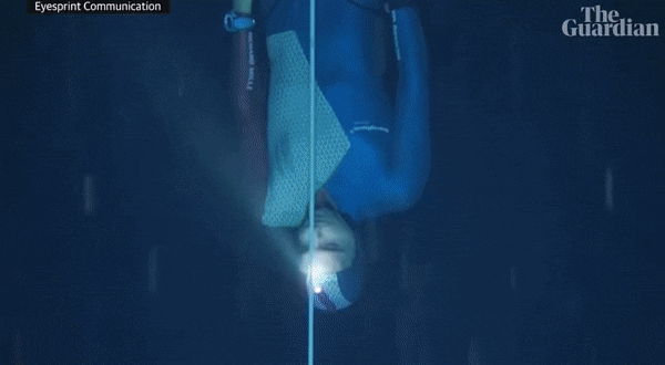 프랑스 프리다이빙 선수 아르노 제럴드(26)가 지난 9일 바하마에서 열린 프리다이빙 대회에서 120m까지 잠수해 세계 신기록을 달성했다/사진=더 가디언