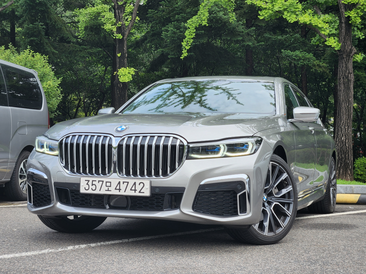 [시승기-BMW 740Li M스포츠패키지] 승차감도 폭발력도 매력적..편의사양은 1% 아쉬워