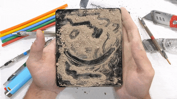 제리릭에브리띵(JerryRigEverything) 유튜브 갈무리