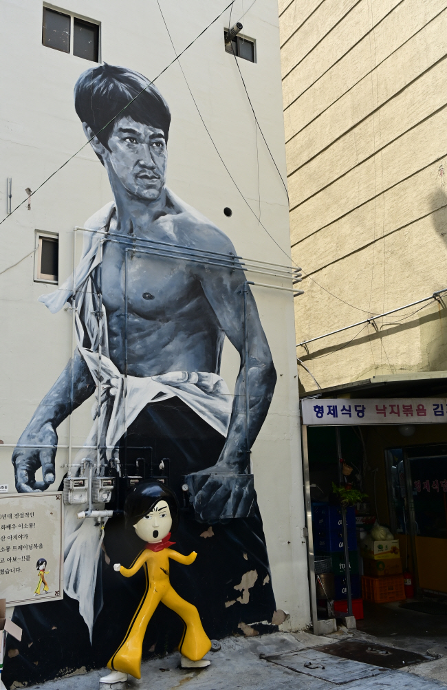 맨발의청춘 이미지