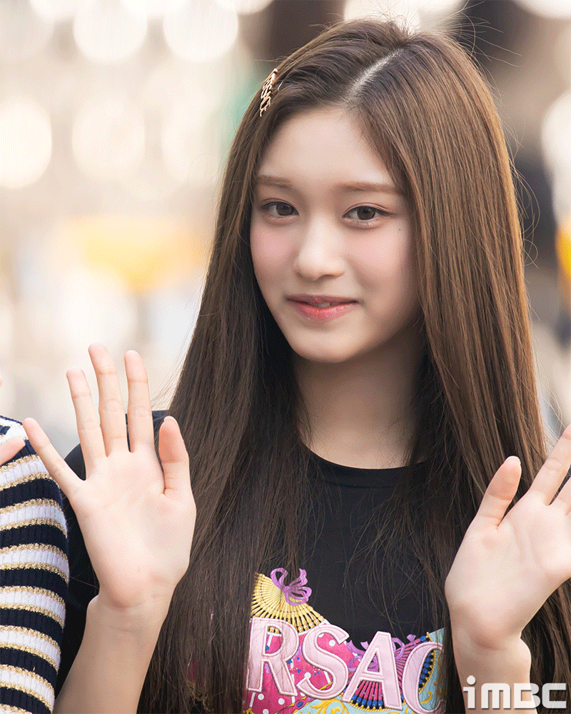 IVELiz!Ray!jang won-youngautumnlee seoAhn Yu-jinworkafternoonSeoulYeouidoKBS.openMusic Bankon the way to workposingtake a drinkbeiMBC