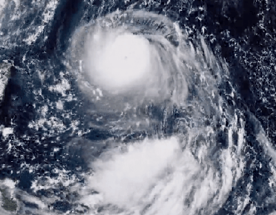 위성 영상에 포착된 태풍 '힌남노'의 열대저압부 흡수 장면. 트위터(@zoom_earth) 캡처