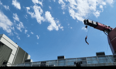 디즈니랜드에 배치된 실제 스턴트 로봇. 스파이더맨 역할을 한다 [이상덕 특파원]