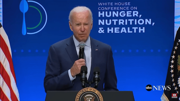 조 바이든 미국 대통령이 지난 28일(현지시각) 기아·영양·보건 관련 회의에 참석해 사망한 재키 왈러스키 하원의원(공화당·인디애나주)의 이름을 불렀다. 영상은 바이든 대통령이 이날 왈러스키 의원의 이름을 부르는 모습. /영상=미 방송매체 ABC 공식 유튜브