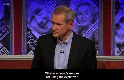 지난달 30일(현지시간) 영국 BBC 방송의 유명 시사 코미디 프로그램이 유엔총회가 열린 미국 뉴욕에서 벌어졌던 윤석열 대통령의 ‘비속어 논란’을 소재로 다룬 장면. [유튜브 'ViVaHD' 채널 캡처]