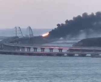 크림대교 화재를 촬영한 영상. 트위터 캡처