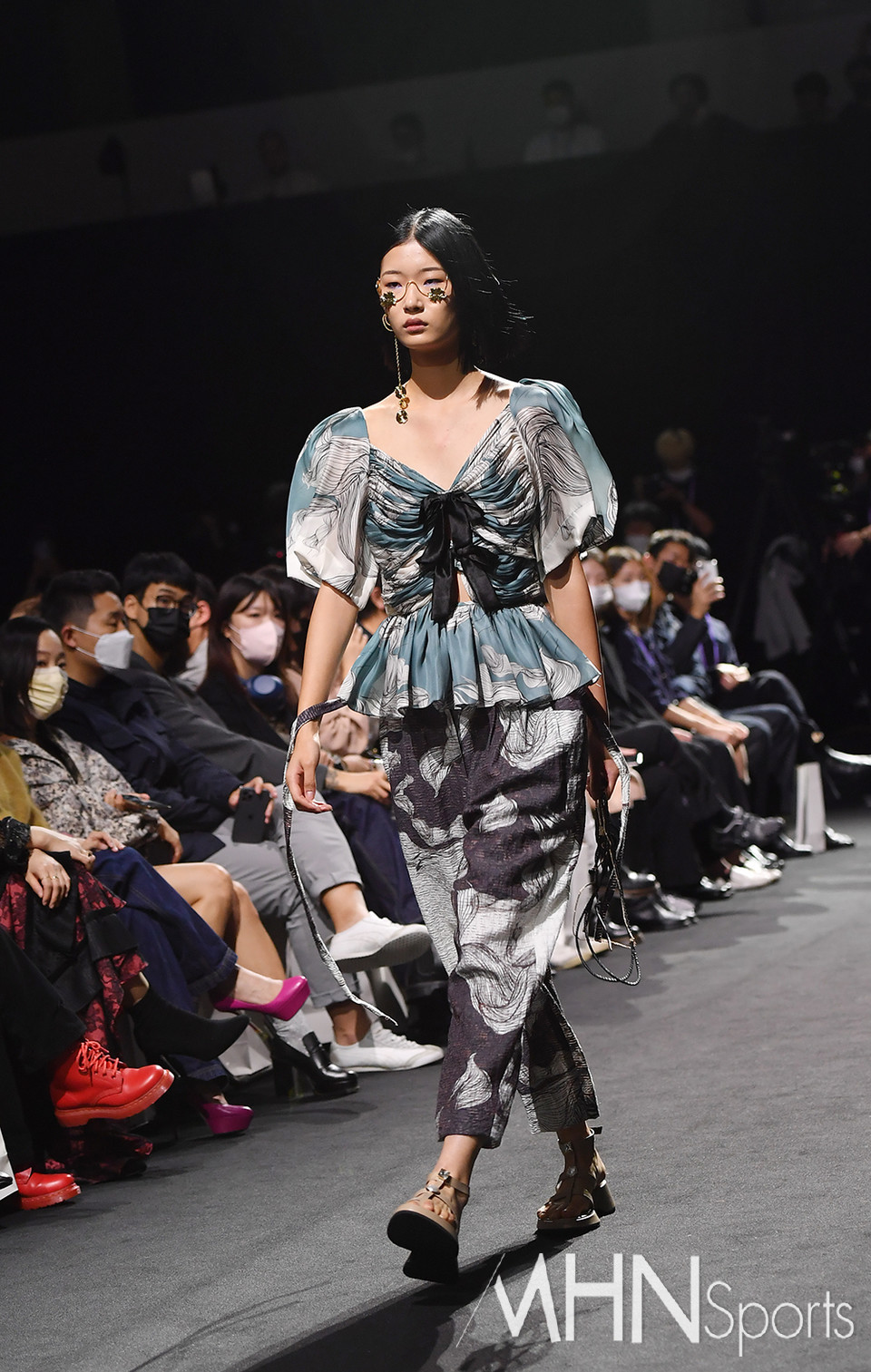 '2023 S/S 서울패션위크' 까이에 쇼, 신비로운 룩 [포토]