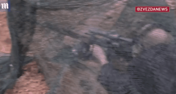 예비군 훈련소에서 직접 사격 시범을 보이는 푸틴 러시아 대통령