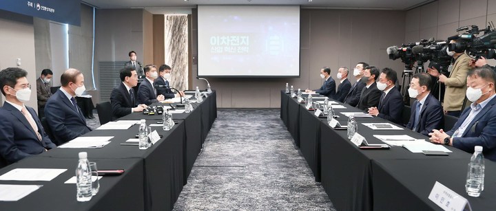 원탁산업 이미지