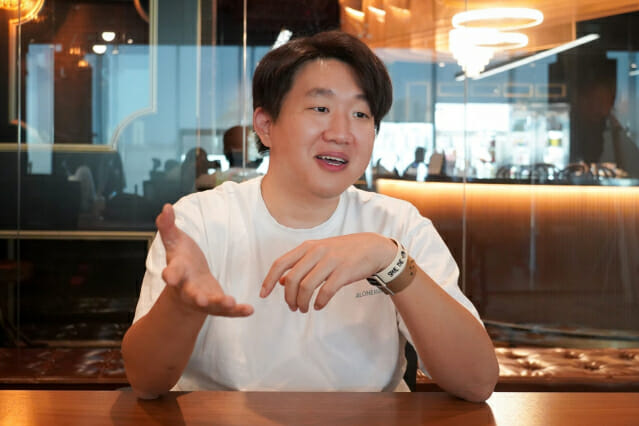 디렉터 이미지