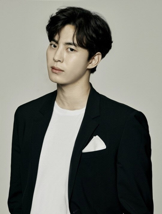 홍빈 이미지