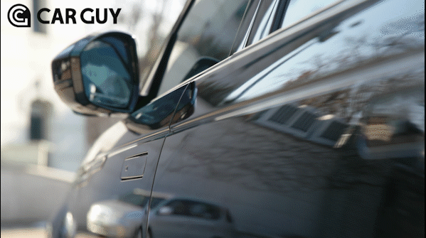 레인지로버 벨라의 손잡이와 기어노브는 숨겨져 있다가 숨쉬듯 움직인다.