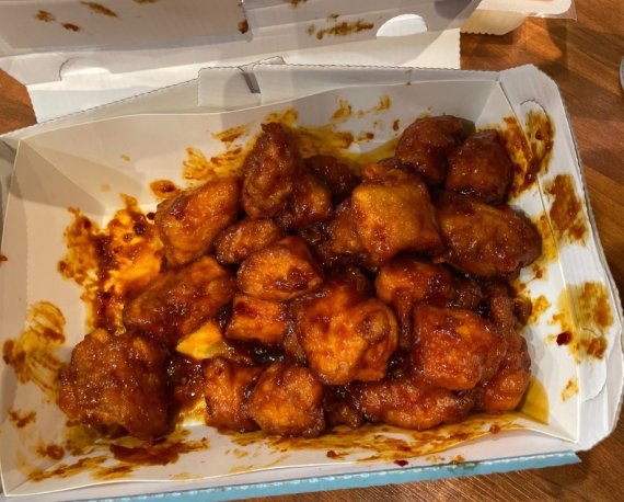손님이 주문한 치킨, 몇 조각 빼서 먹고 배달한 기사… 고발하려니 "치킨 받기 전까진 손님 것 아냐" | 인스티즈