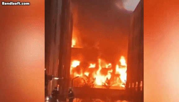 중국 허난성의 한 공장에서 화재가 발생, 38명이 숨지고 2명이 부상했다./웨이보 캡처