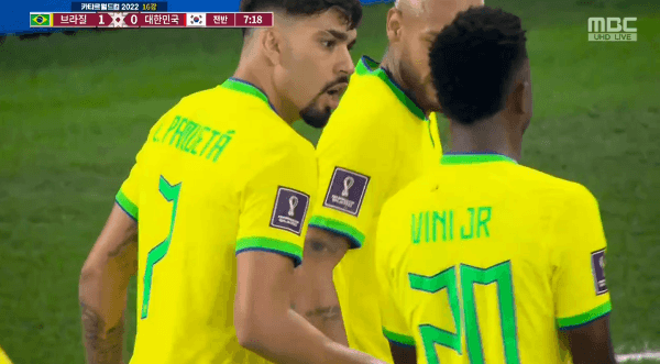 브라질 비니시우스 주니어가 선제골을 성공시킨뒤 네이마르 등과 세리머니를 하고 있다.  (MBC 갈무리)