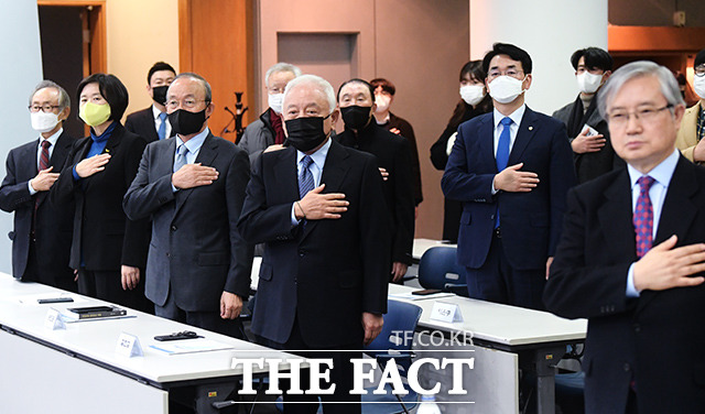 노벨사진관 이미지