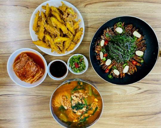 뿌리생선국수 이미지