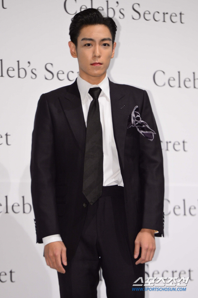 탑 이미지
