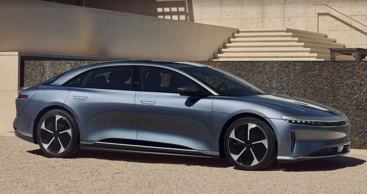 루시드 에어 & 그래비티, 2억 3천만 원짜리 신생 전기차라니! | 첫차연구소