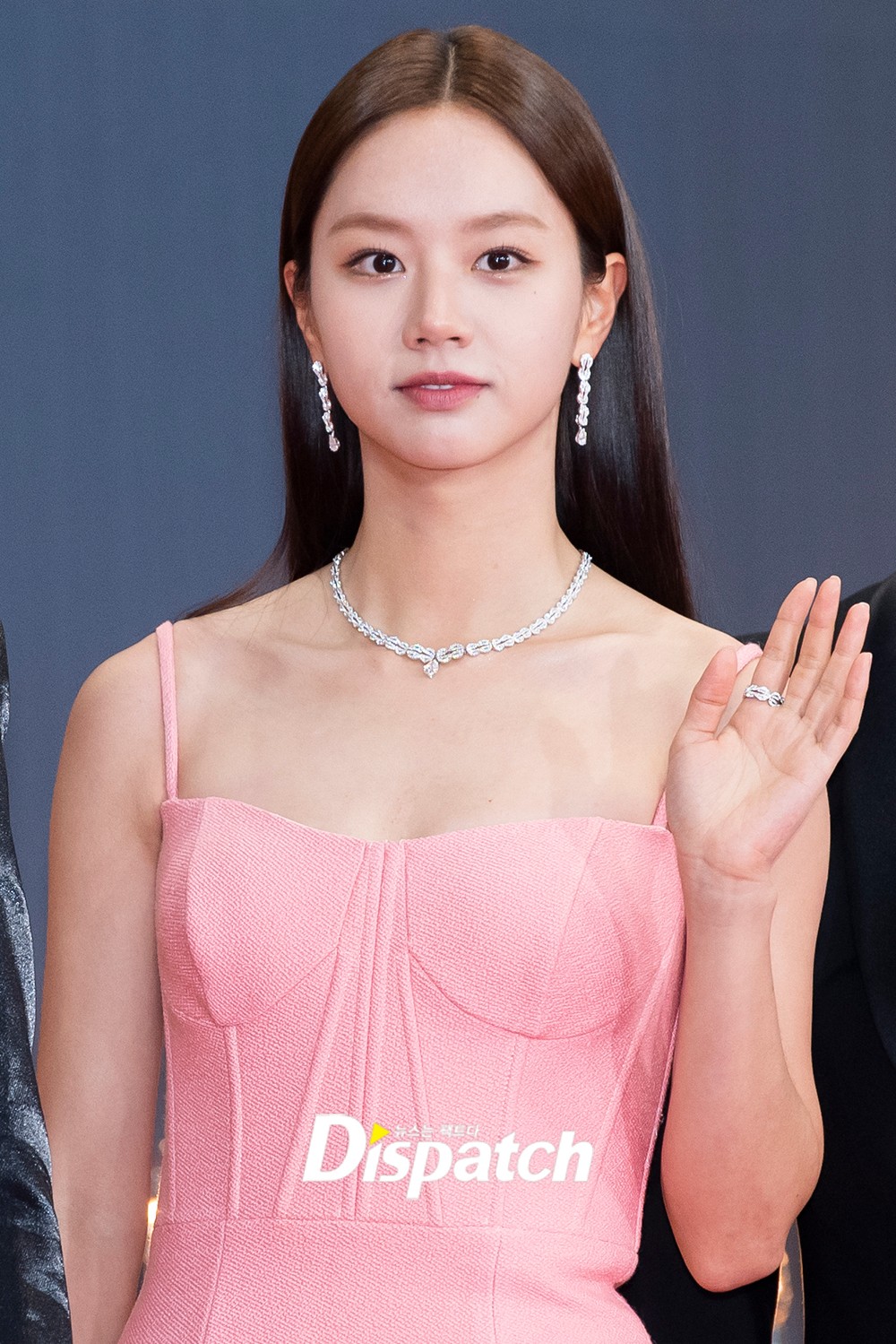 핑크손 이미지