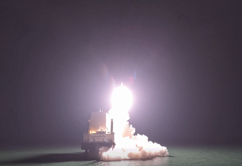 고체추진 우주발사체 2차 비행시험 발사 장면./사진=국방부 제공 영상 캡처