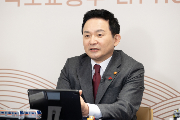 성창기업 이미지