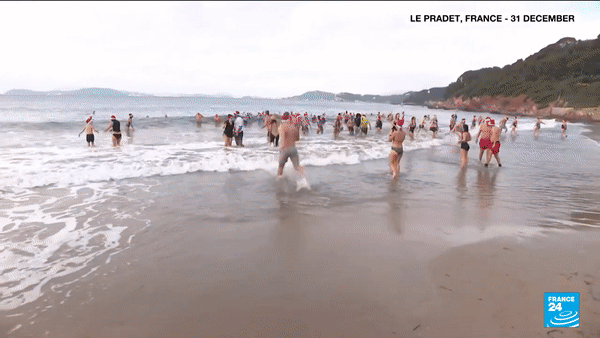 새해 전야와 신년 초에 프랑스, 루마니아 등 휴양지에서 관광객들이 유난히 따뜻한 겨울 날씨를 만끽하고 있다. [프랑스24 유튜브채널]
