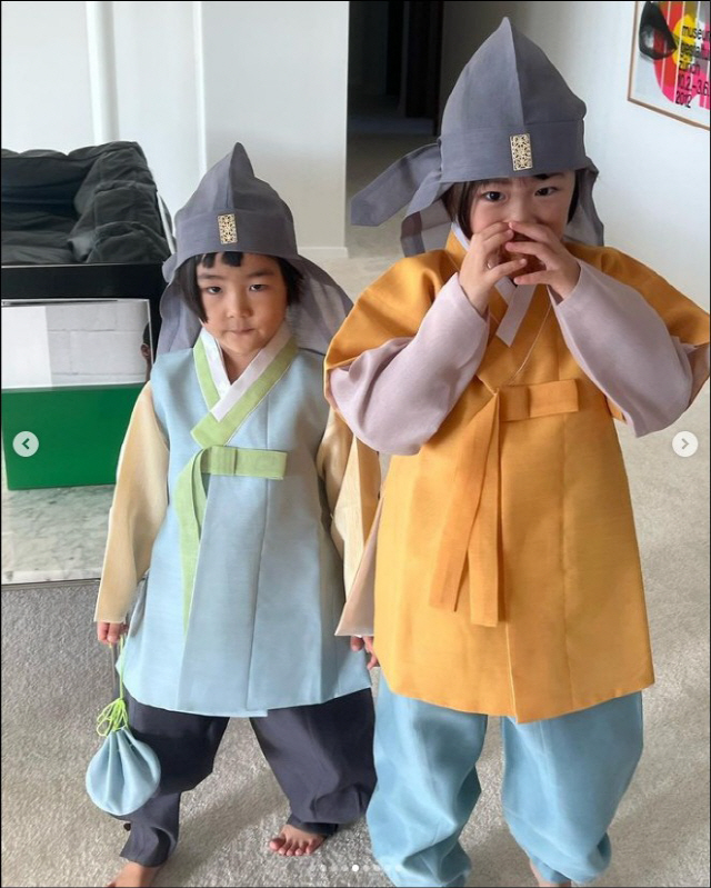 이지현한복 이미지