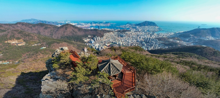 정상 인근 이미지