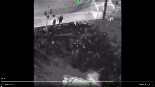 지난달 31일(현지시각) 미국에서 한 남성이 훔쳐 탄 경찰차가 기차선로에서 전복되는 사고가 발생했다. 영상은 경찰이 도둑을 구조한 직후 기차가 경찰차를 들이받는 모습. /영상=트위터 캡처