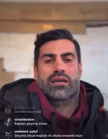 튀르키예의 축구 전설 볼칸 데미렐(42)이 국제사회의 도움이 필요하다며 눈물을 흘리고 있다. 트위터 캡처