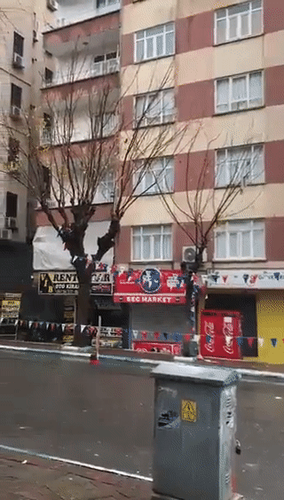 [영상=트위터 @GuptaKaustuva]