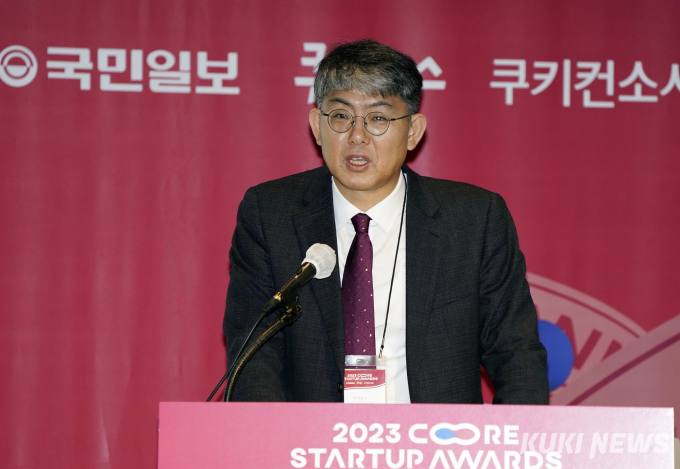 유앤미디어 이미지