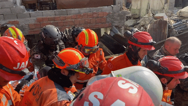 튀르키예 대지진 대응 대한민국 긴급구호대(KDRT)는 11일(현지시간) 생존자 1명을 추가로 구조했다. [KDRT 제공]