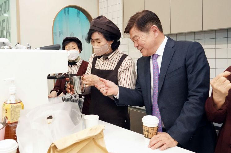 시니어클럽카페나누다 이미지