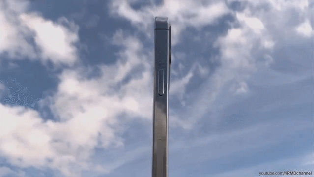 콘셉트 아티스트 4RMD가 자신의 유튜브 채널에 올린 ‘아이폰20 울트라’ 예상 이미지. [유튜브 ‘4RMD’]