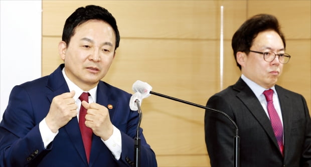 뒷돈 이미지