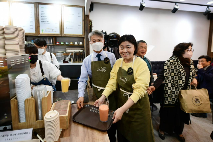 카페홀더 이미지