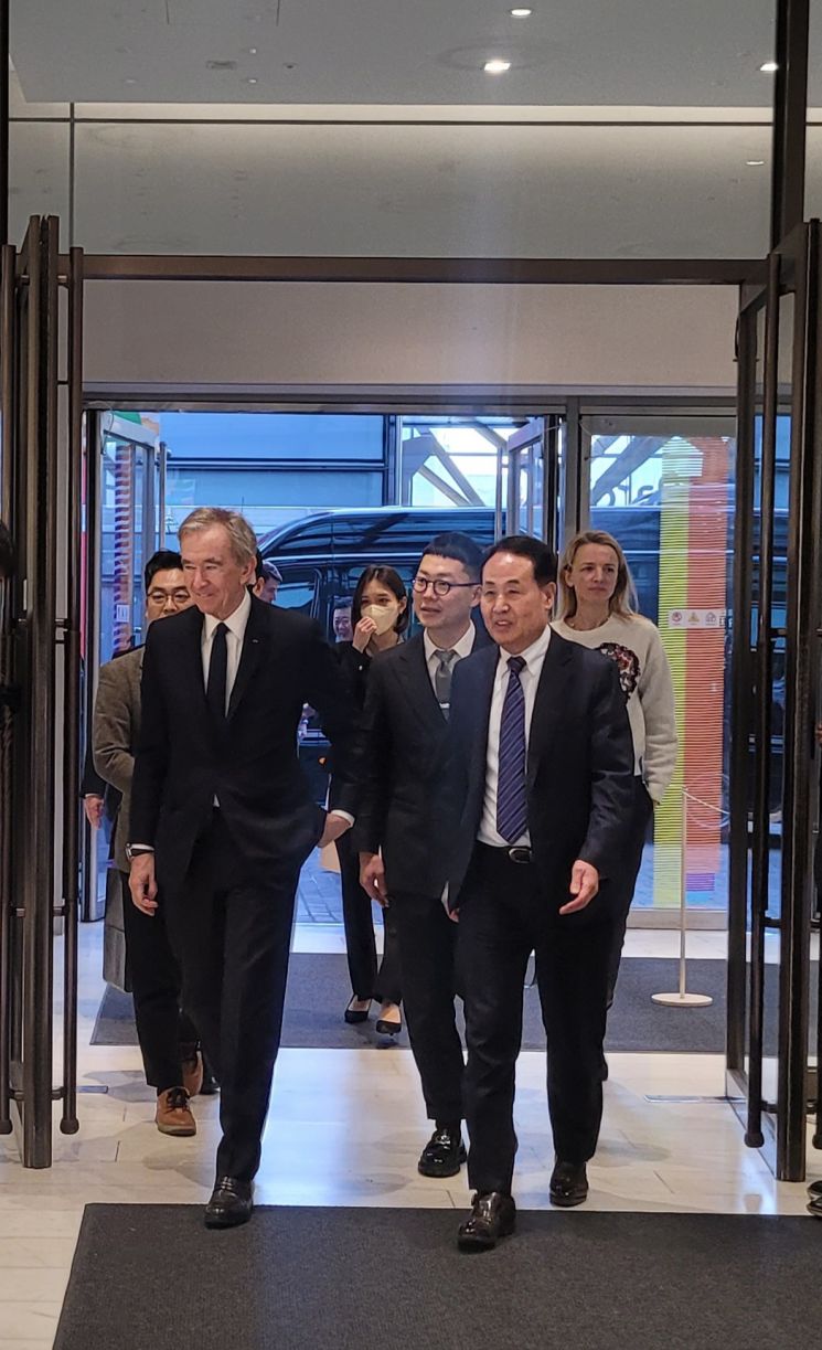 루이비통더현대서울 이미지
