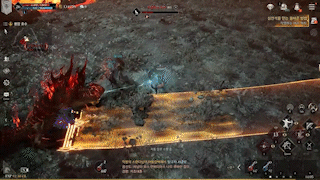 '프라시아 전기' 플레이 중 필드 몬스터를 사냥하는 모습. 자동 스킬 사용이 가능하고, 필요하다면 끌 수도 있다. (박소은 기자)