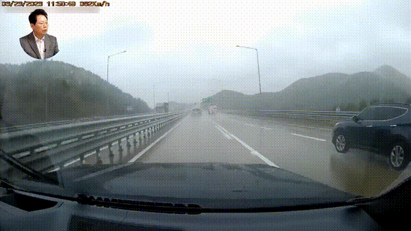 고속도로 1차로를 역주행해온 한 경차가 운전자들을 경악게 했다. (유튜브 '한문철 TV')