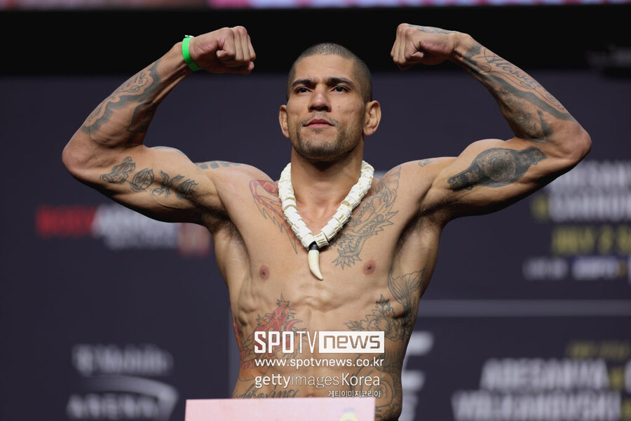 '아데산야에게 KO패' 페레이라, UFC 라이트헤비급으로…테세이라 대리 복수 드라마 쓴다