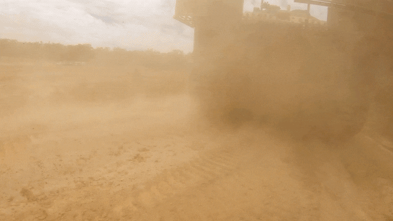 한화에어로스페이스의 궤도형 장갑차 ‘레드백’이 2021년 호주 육군이 주관한 시험평가에서 기동하고 있다. /한화에어로스페이스 제공