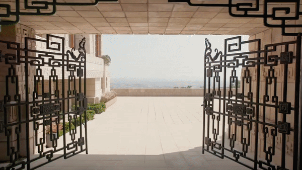 프랭크 로이드 라이트의 걸작 중 하나인 에니스 하우스 내외부 모습이다. [KCET 유튜브채널]