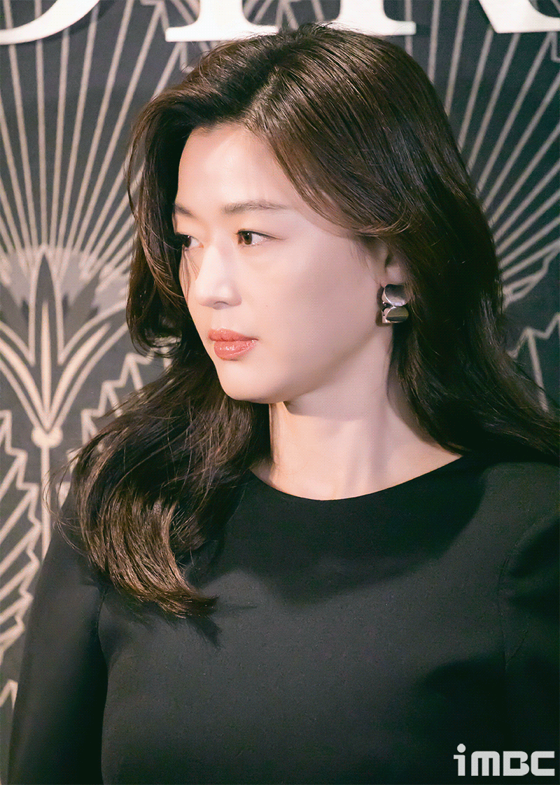 actorJun Ji-hyunelevenworkmorningSeoulin seongdong-gusituatedAt the event,Attend!Pose!intoxicatedThere is!iMBC