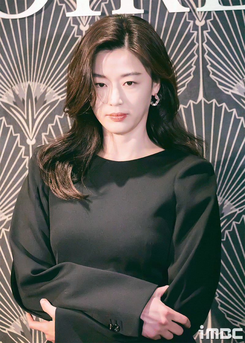 actorJun Ji-hyunelevenworkmorningSeoulin seongdong-gusituatedAt the event,Attend!Pose!intoxicatedThere is!iMBC